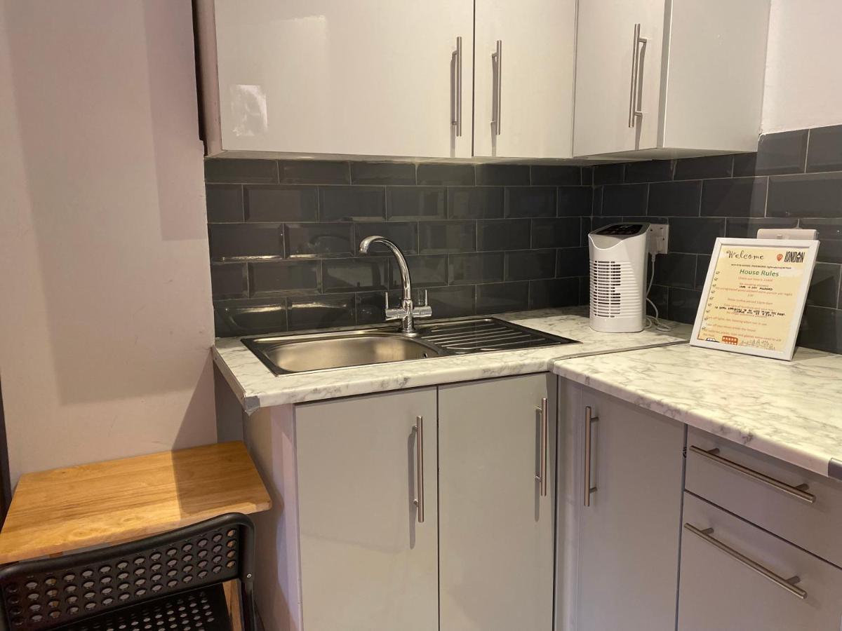 1 Studio Room Near Central Лондон Экстерьер фото